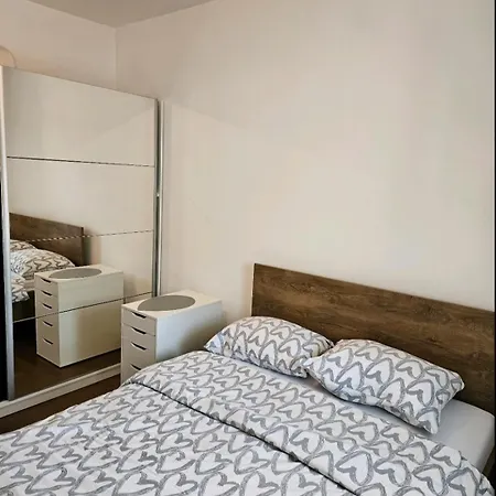 Appartement Comfort Pored Klinickog Centra